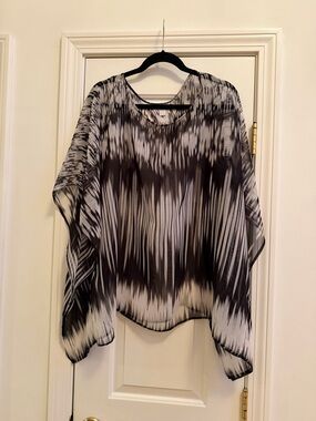 Chico's Black & White Sheer Abstract Pullover Tunic